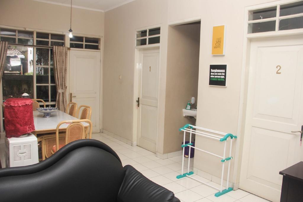 בנדונג Pele Guesthouse מראה חיצוני תמונה