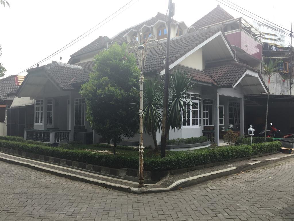 בנדונג Pele Guesthouse מראה חיצוני תמונה