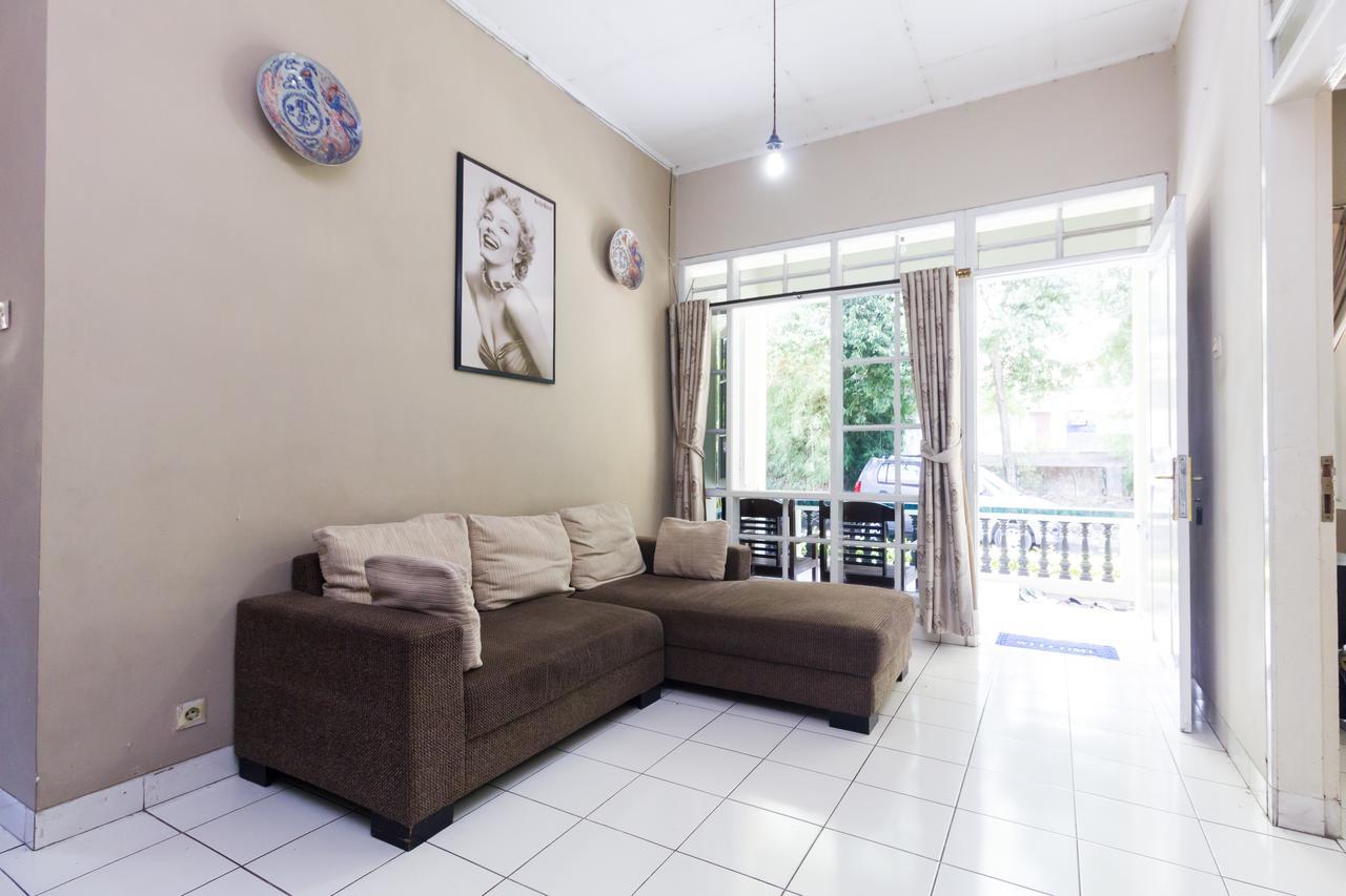 בנדונג Pele Guesthouse מראה חיצוני תמונה